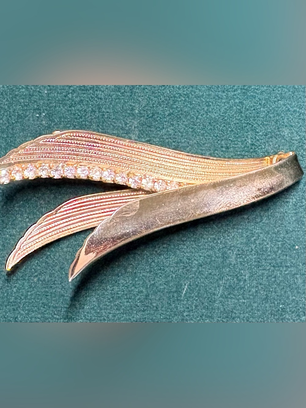 Elegant Vintage Mid Century Gold Tone Floral Wave Hair Clip with rhinestones